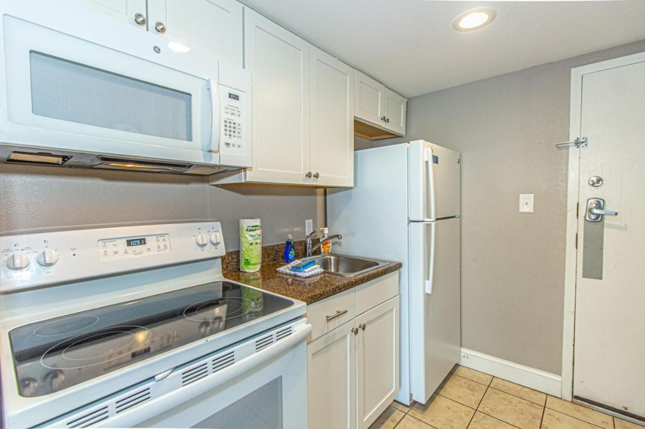 Ocean View King Suite With Modern Decor And Accents - Caravelle Resort 605 Sleeps 4 Guests Миртъл Бийч Екстериор снимка